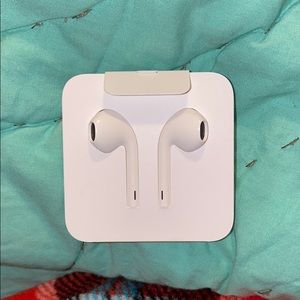 *NEW* Apple Earphones